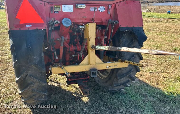 image for item DW2905 Belarus 825  MFWD tractor