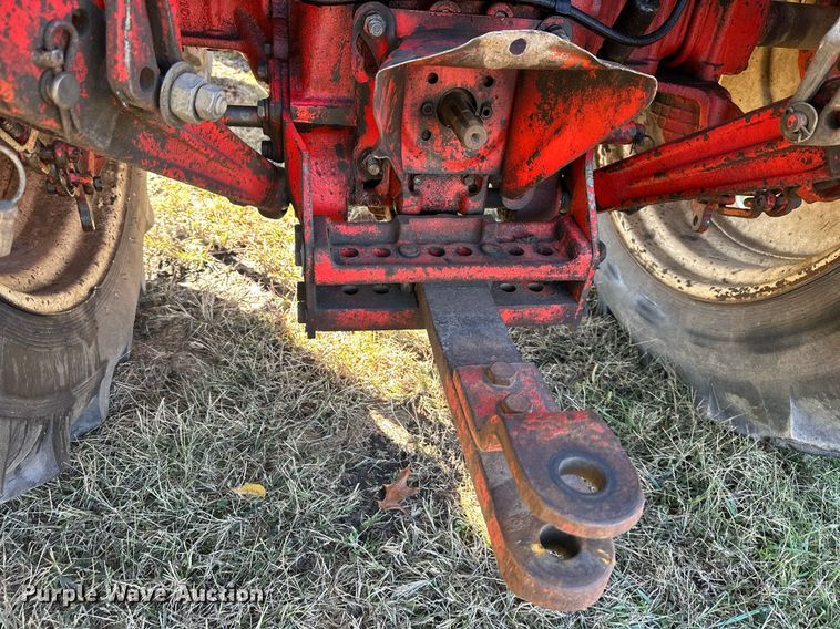 image for item DW2905 Belarus 825  MFWD tractor