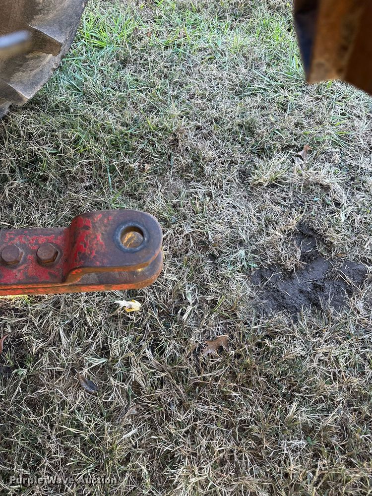 image for item DW2905 Belarus 825  MFWD tractor