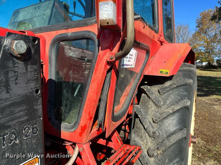 image for item DW2905 Belarus 825  MFWD tractor