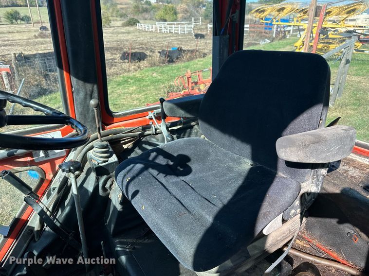 image for item DW2905 Belarus 825  MFWD tractor