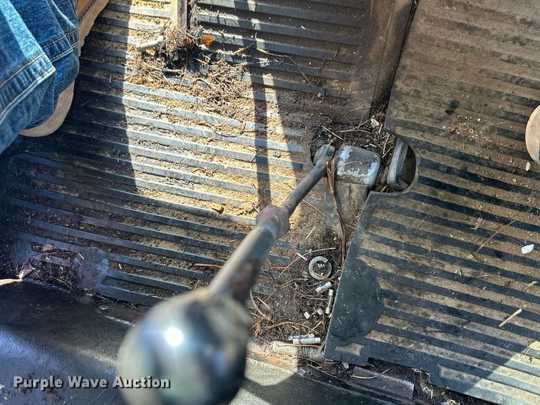 image for item DW2905 Belarus 825  MFWD tractor