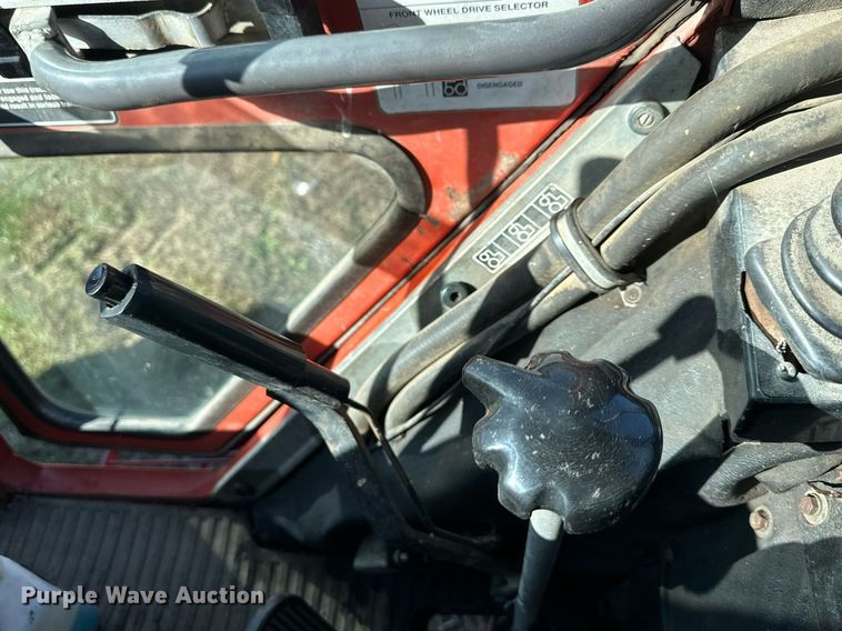 image for item DW2905 Belarus 825  MFWD tractor