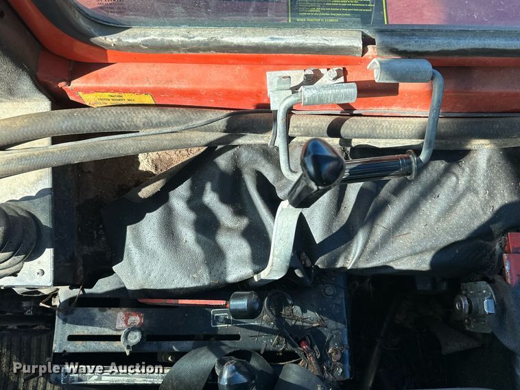 image for item DW2905 Belarus 825  MFWD tractor