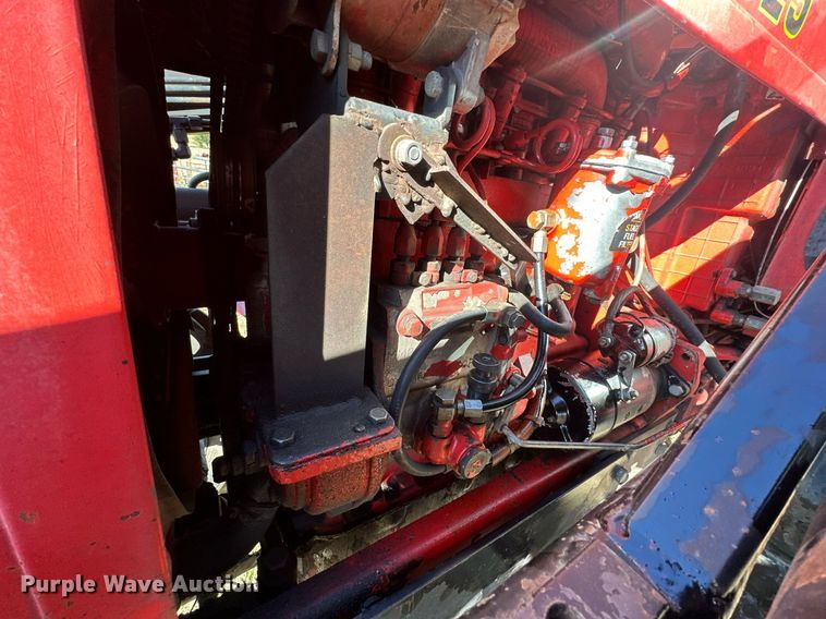 image for item DW2905 Belarus 825  MFWD tractor