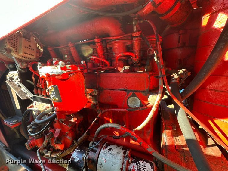 image for item DW2905 Belarus 825  MFWD tractor