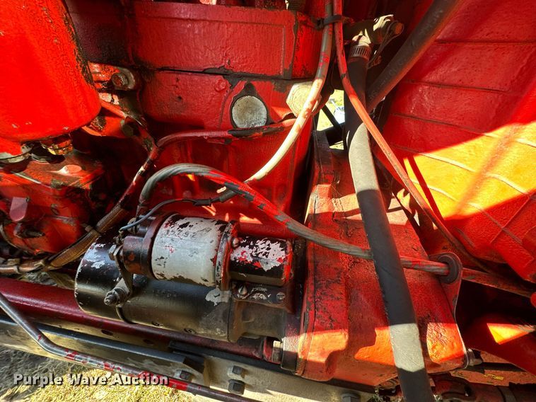 image for item DW2905 Belarus 825  MFWD tractor