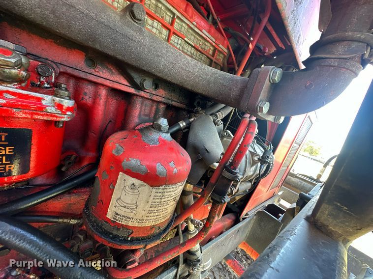 image for item DW2905 Belarus 825  MFWD tractor