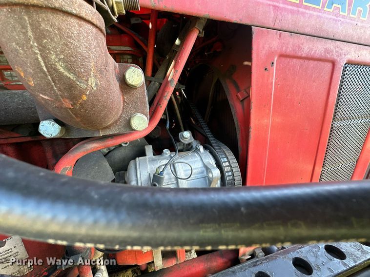 image for item DW2905 Belarus 825  MFWD tractor