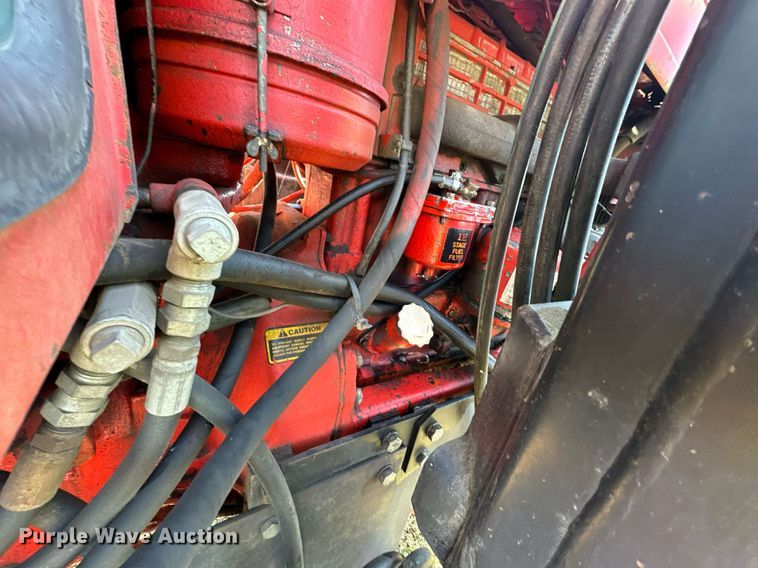 image for item DW2905 Belarus 825  MFWD tractor