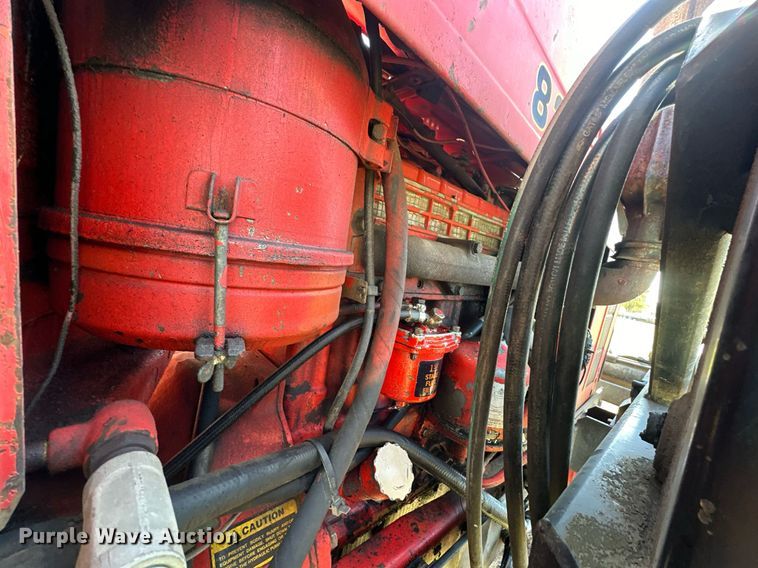 image for item DW2905 Belarus 825  MFWD tractor