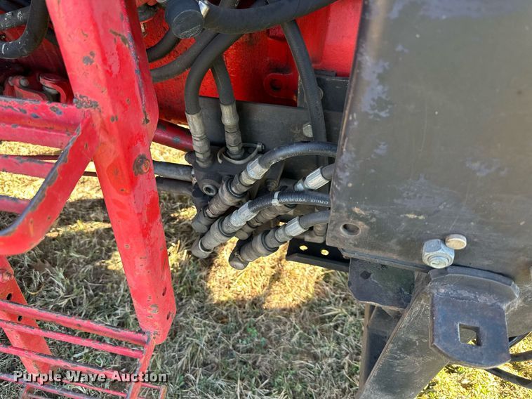 image for item DW2905 Belarus 825  MFWD tractor