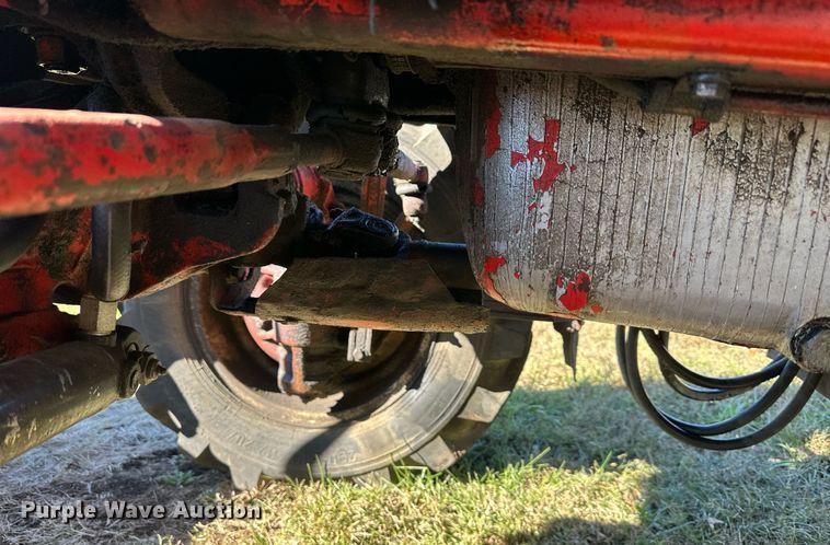 image for item DW2905 Belarus 825  MFWD tractor