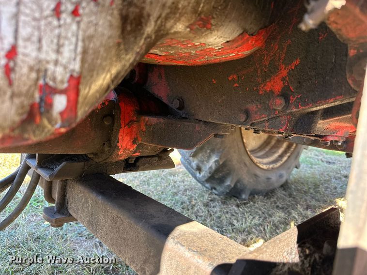 image for item DW2905 Belarus 825  MFWD tractor