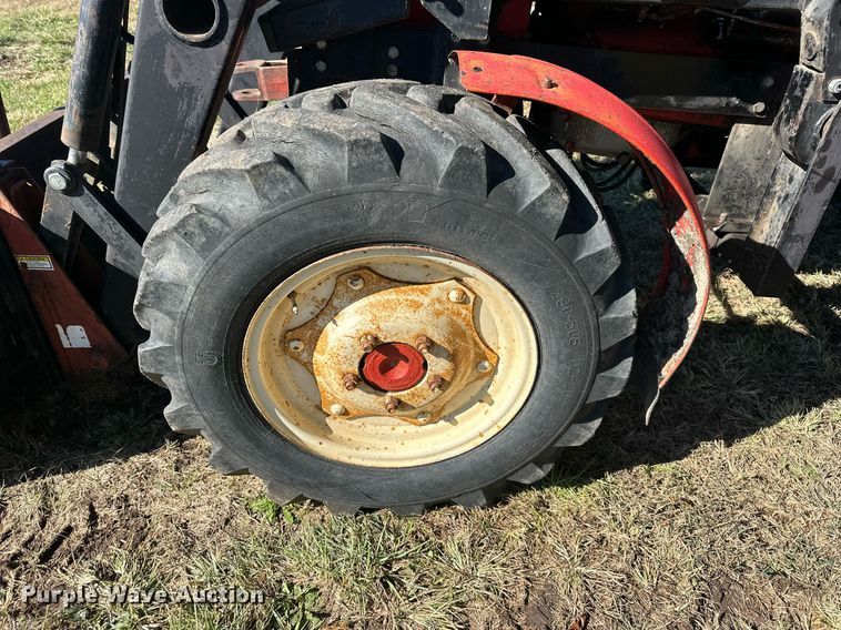 image for item DW2905 Belarus 825  MFWD tractor
