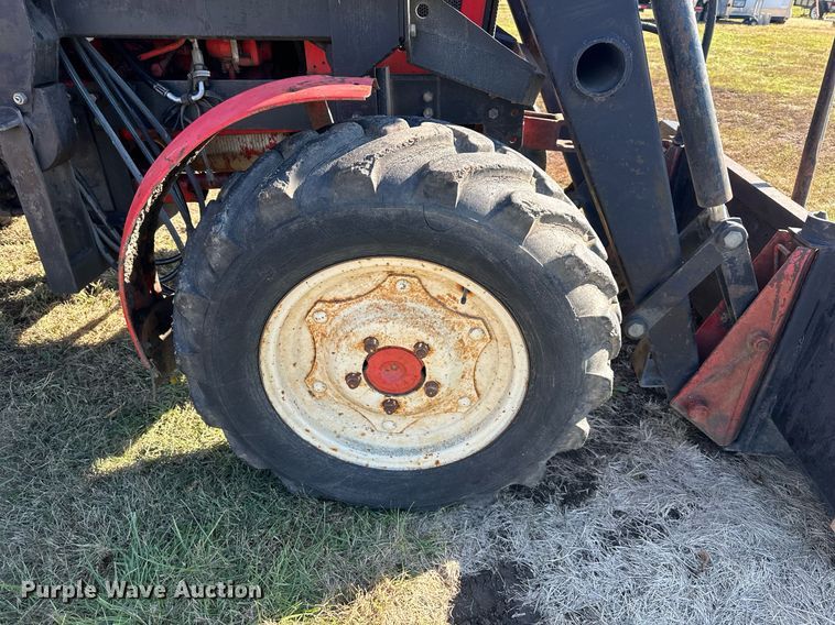 image for item DW2905 Belarus 825  MFWD tractor
