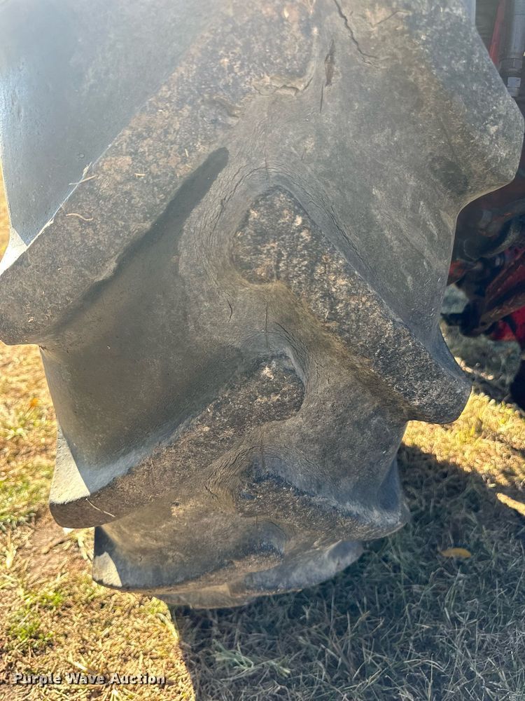 image for item DW2905 Belarus 825  MFWD tractor