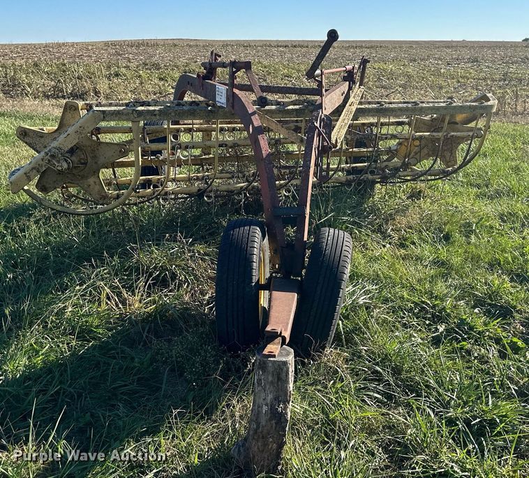 image for item DW2906 New Holland 55  hay rake