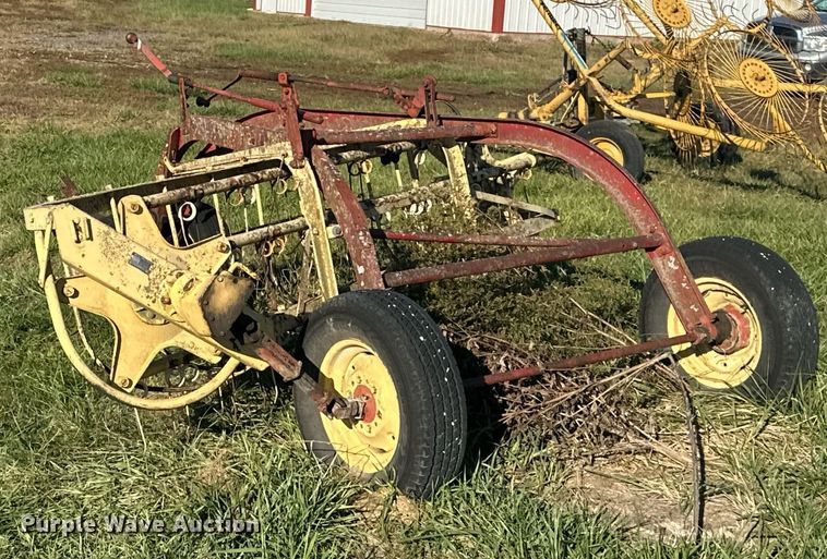 image for item DW2906 New Holland 55  hay rake