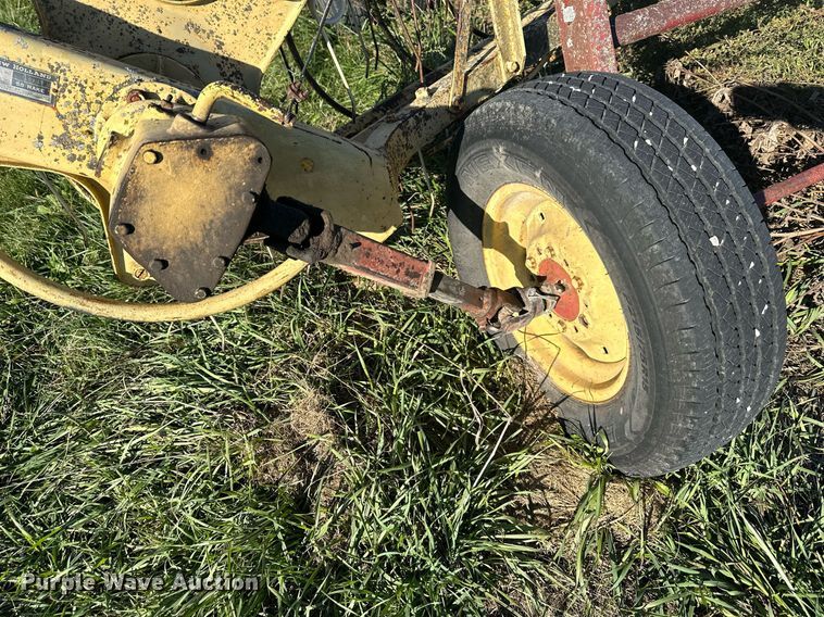 image for item DW2906 New Holland 55  hay rake