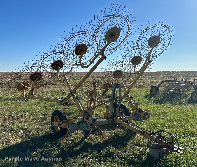 image for item DW2907 Vermeer WR-22  hay rake