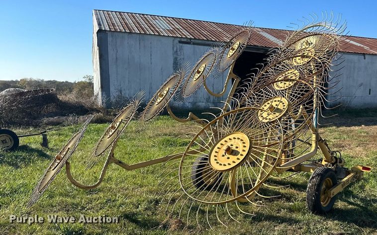 image for item DW2907 Vermeer WR-22  hay rake
