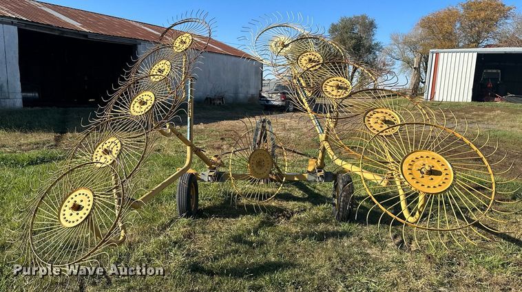 image for item DW2907 Vermeer WR-22  hay rake