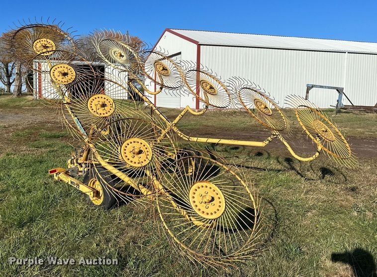 image for item DW2907 Vermeer WR-22  hay rake