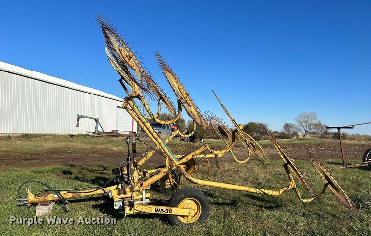 image for item DW2907 Vermeer WR-22  hay rake