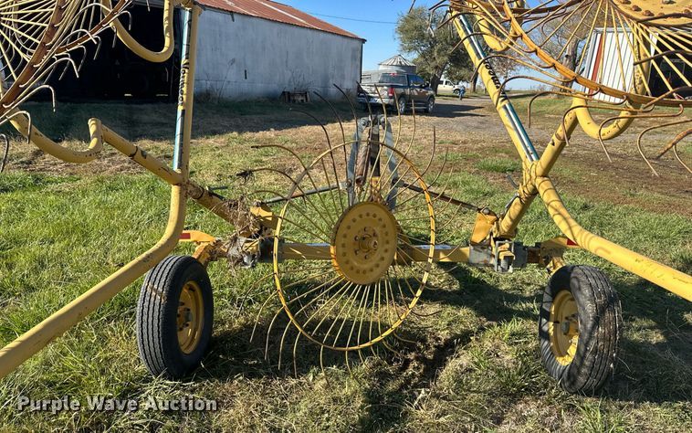 image for item DW2907 Vermeer WR-22  hay rake