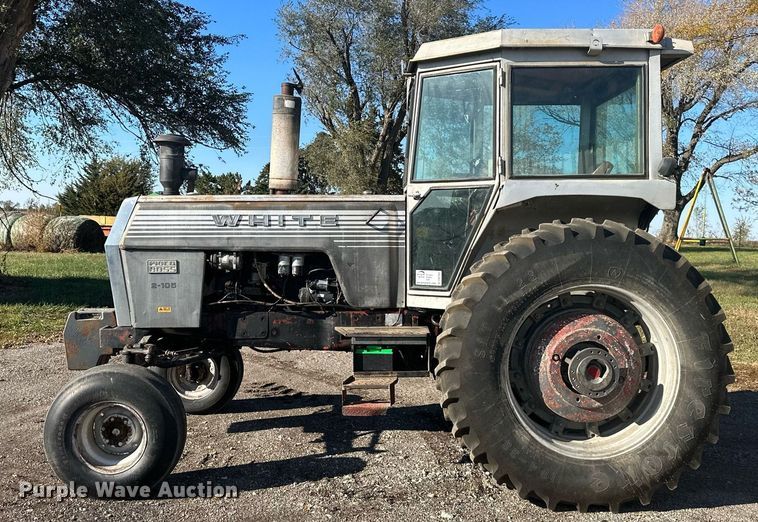 image for item DW2909 White Field Boss 2-105  tractor