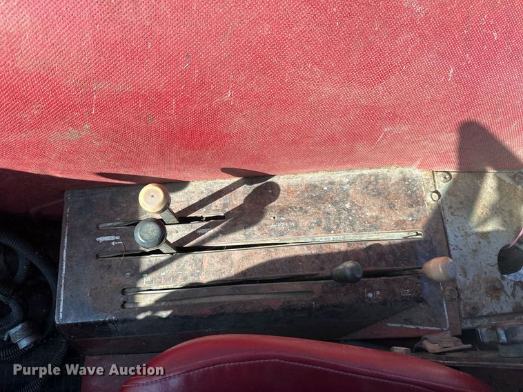 image for item DW2909 White Field Boss 2-105  tractor