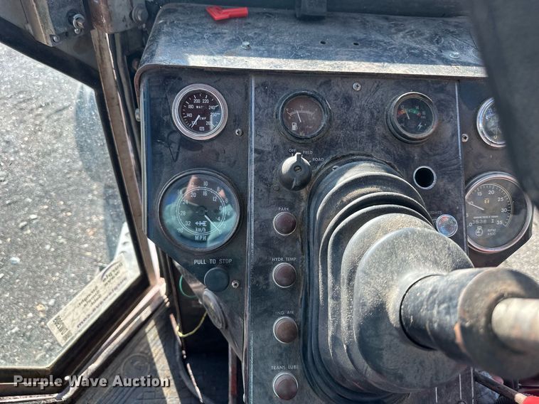 image for item DW2909 White Field Boss 2-105  tractor