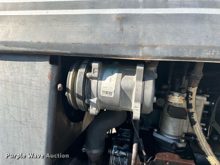 image for item DW2909 White Field Boss 2-105  tractor