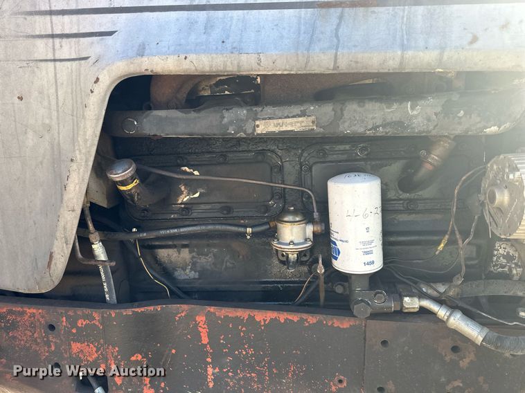 image for item DW2909 White Field Boss 2-105  tractor