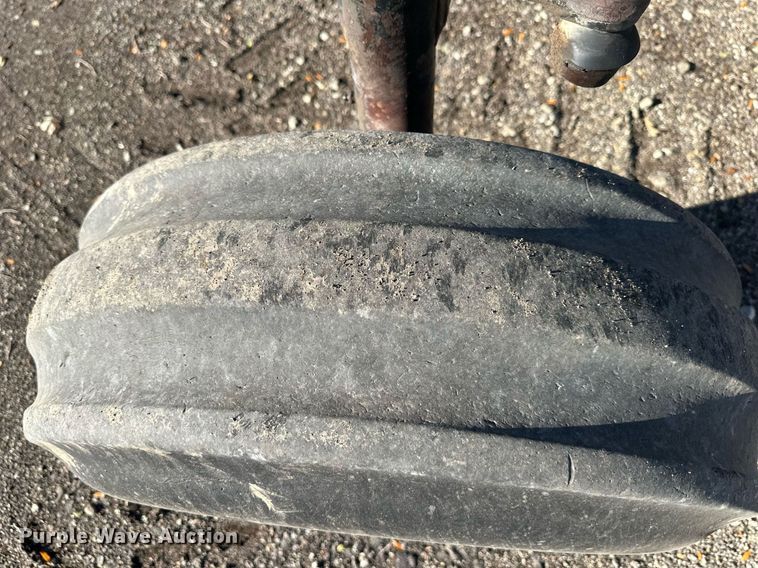 image for item DW2909 White Field Boss 2-105  tractor