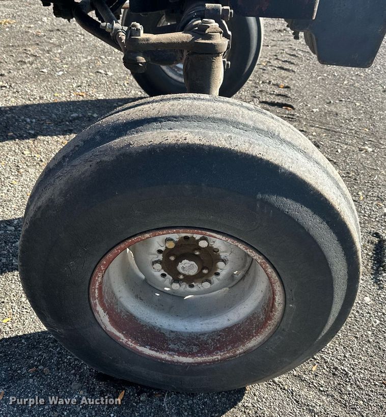 image for item DW2909 White Field Boss 2-105  tractor