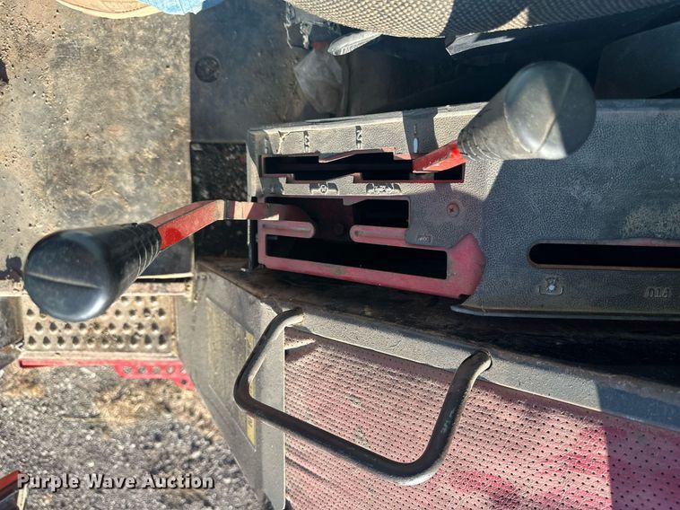 image for item DW2910 International 986  tractor