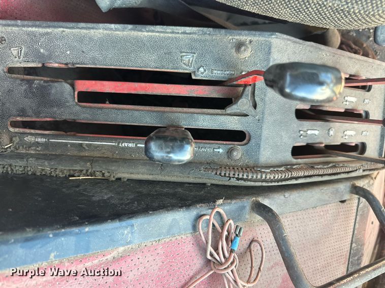 image for item DW2910 International 986  tractor