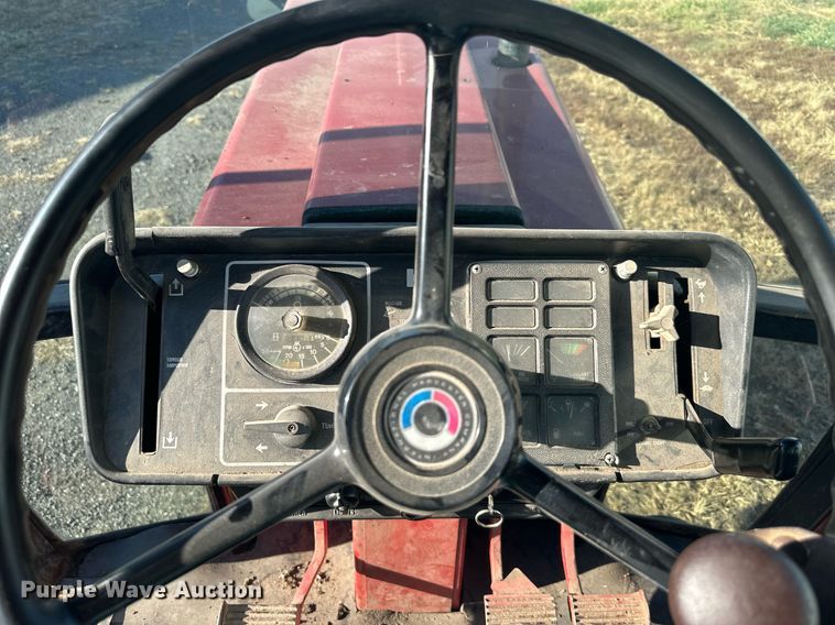 image for item DW2910 International 986  tractor