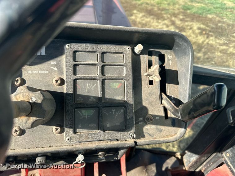 image for item DW2910 International 986  tractor