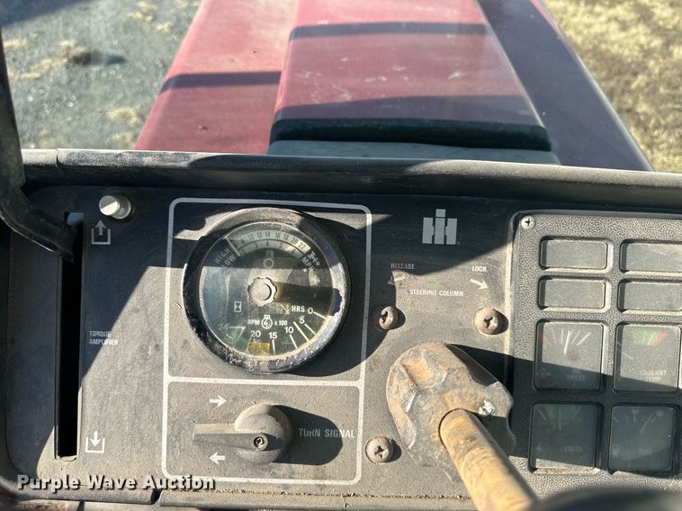 image for item DW2910 International 986  tractor