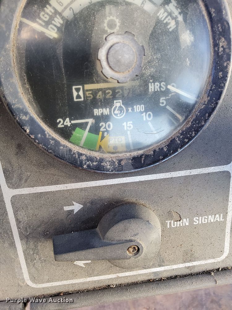 image for item DW2910 International 986  tractor