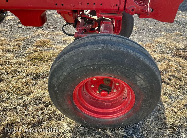 image for item DW2910 International 986  tractor