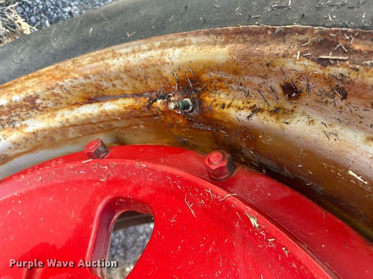 image for item DW2910 International 986  tractor