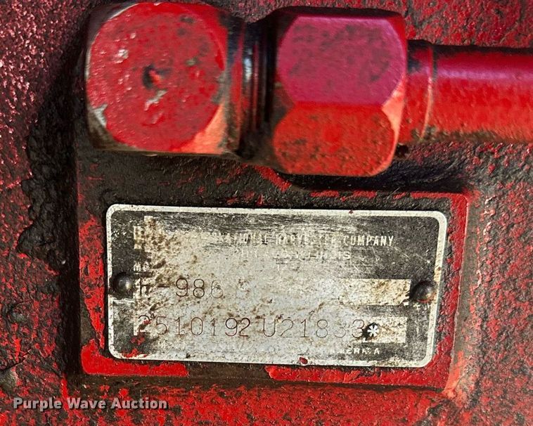 image for item DW2910 International 986  tractor