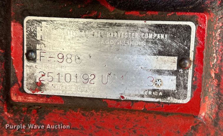 image for item DW2910 International 986  tractor