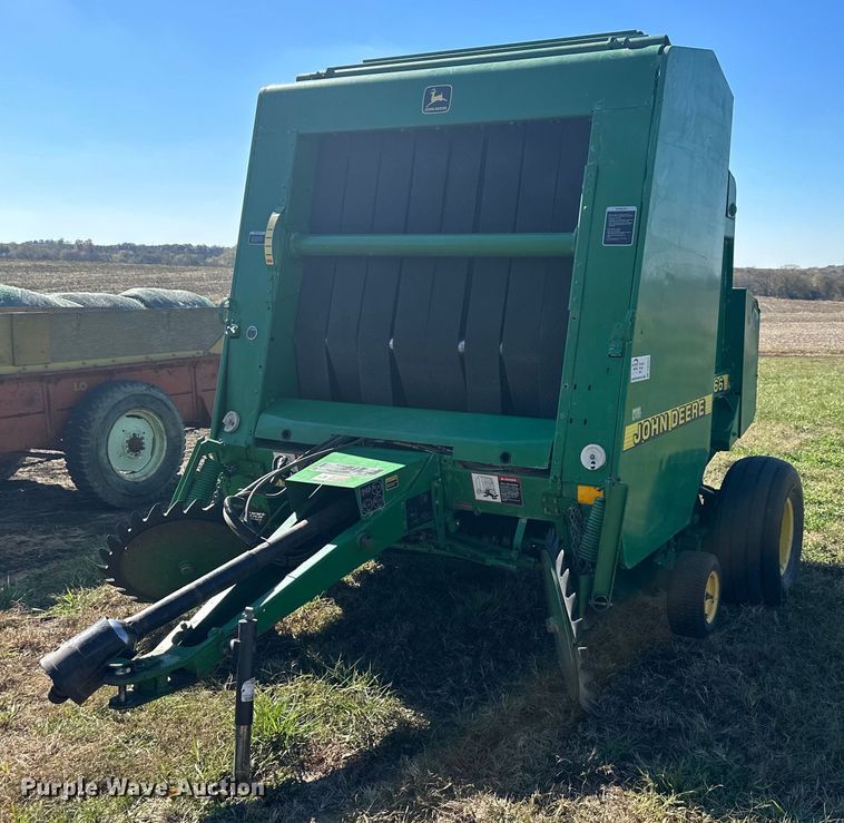 image for item DW2911 John Deere 566  round baler