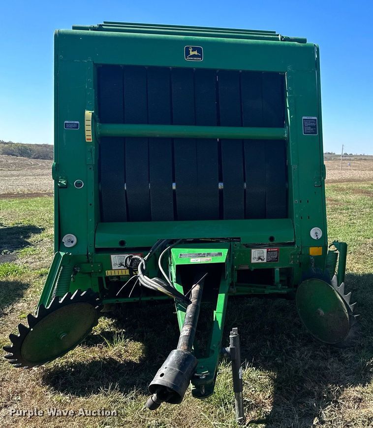 image for item DW2911 John Deere 566  round baler
