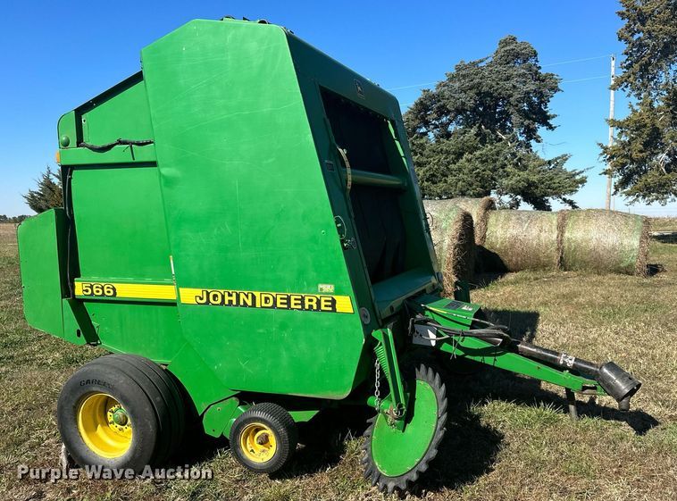 image for item DW2911 John Deere 566  round baler